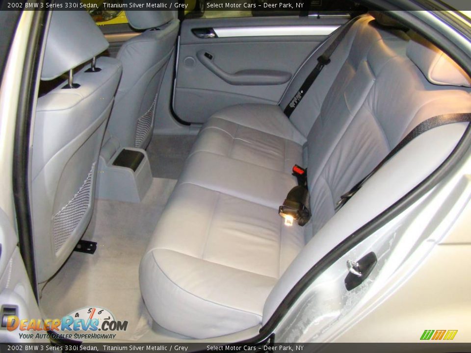 2002 BMW 3 Series 330i Sedan Titanium Silver Metallic / Grey Photo #12