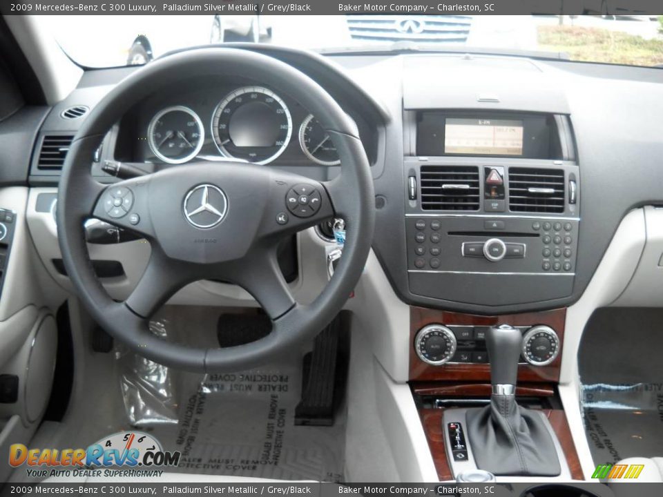 2009 Mercedes-Benz C 300 Luxury Palladium Silver Metallic / Grey/Black Photo #3