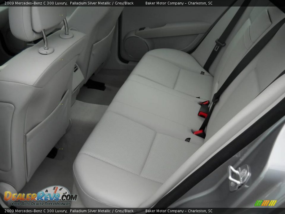 2009 Mercedes-Benz C 300 Luxury Palladium Silver Metallic / Grey/Black Photo #8