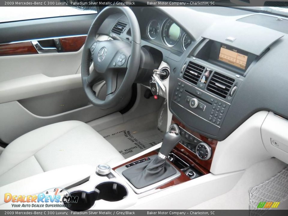 2009 Mercedes-Benz C 300 Luxury Palladium Silver Metallic / Grey/Black Photo #11