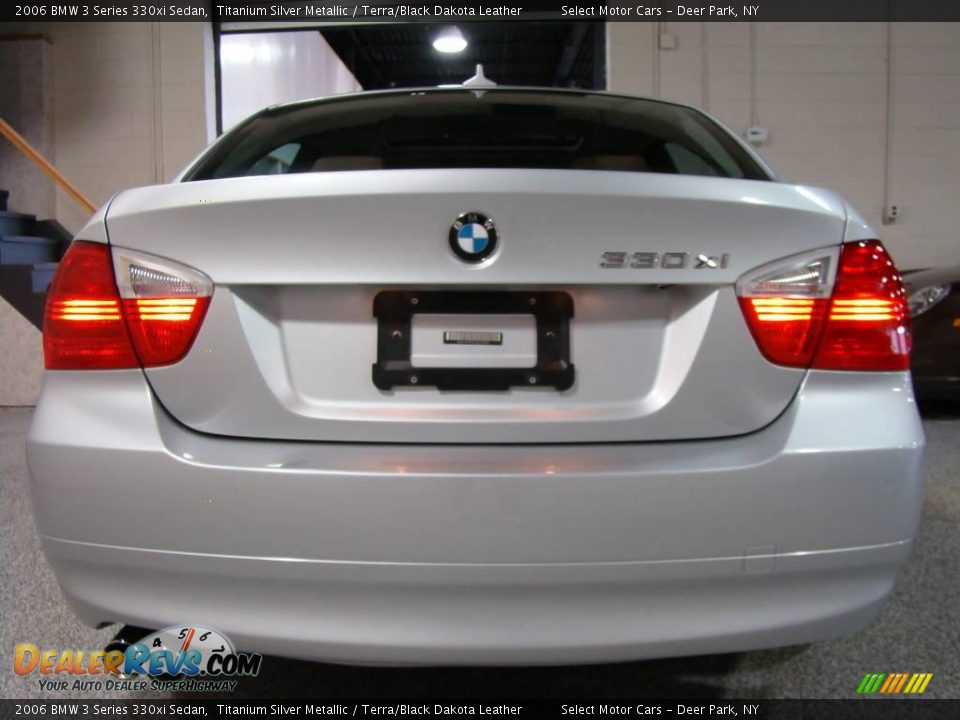 2006 BMW 3 Series 330xi Sedan Titanium Silver Metallic / Terra/Black Dakota Leather Photo #5