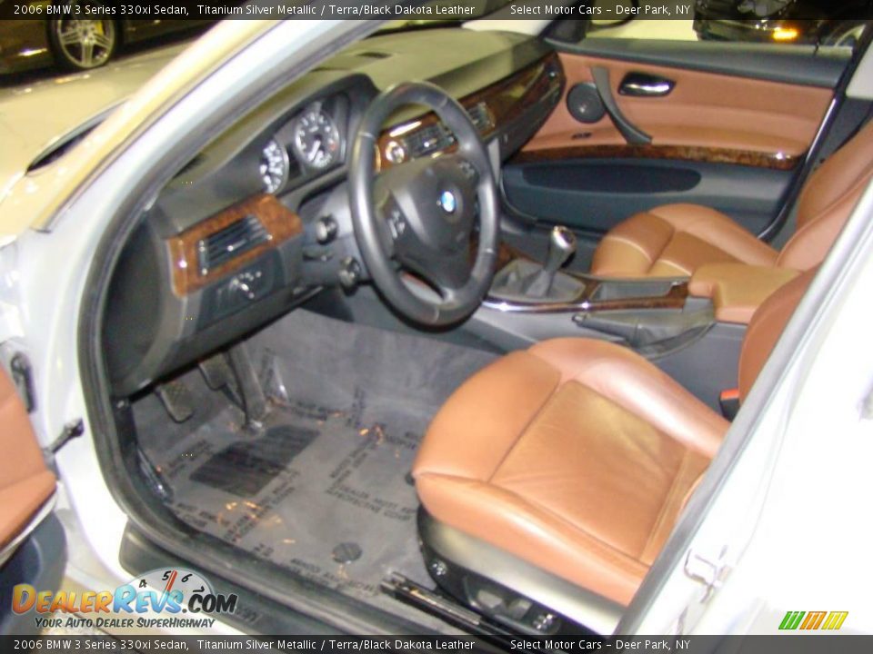 2006 BMW 3 Series 330xi Sedan Titanium Silver Metallic / Terra/Black Dakota Leather Photo #10