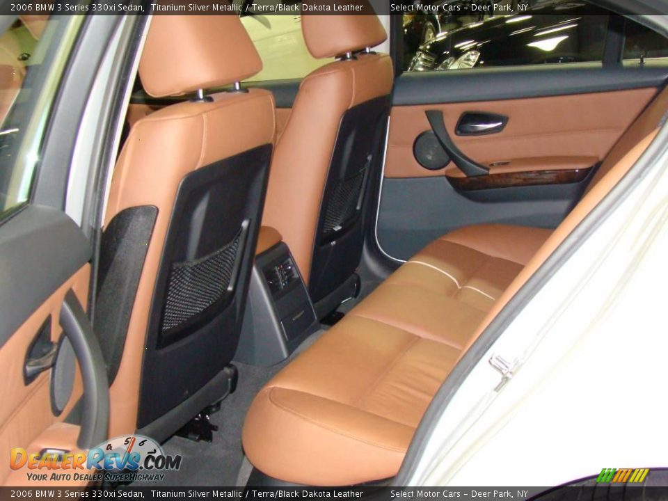 2006 BMW 3 Series 330xi Sedan Titanium Silver Metallic / Terra/Black Dakota Leather Photo #13