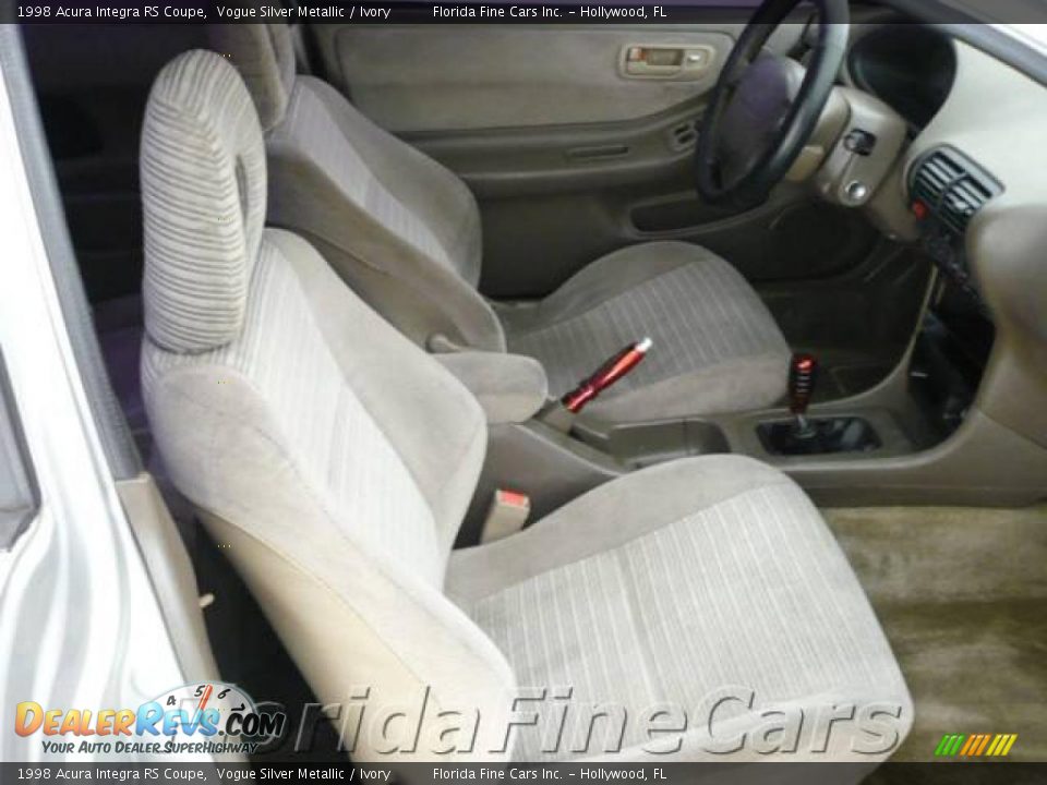 1998 Acura Integra RS Coupe Vogue Silver Metallic / Ivory Photo #11