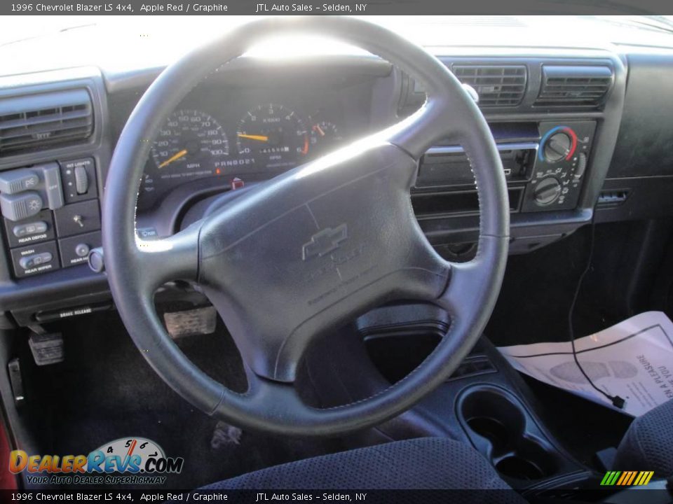 1996 Chevrolet Blazer LS 4x4 Apple Red / Graphite Photo #10