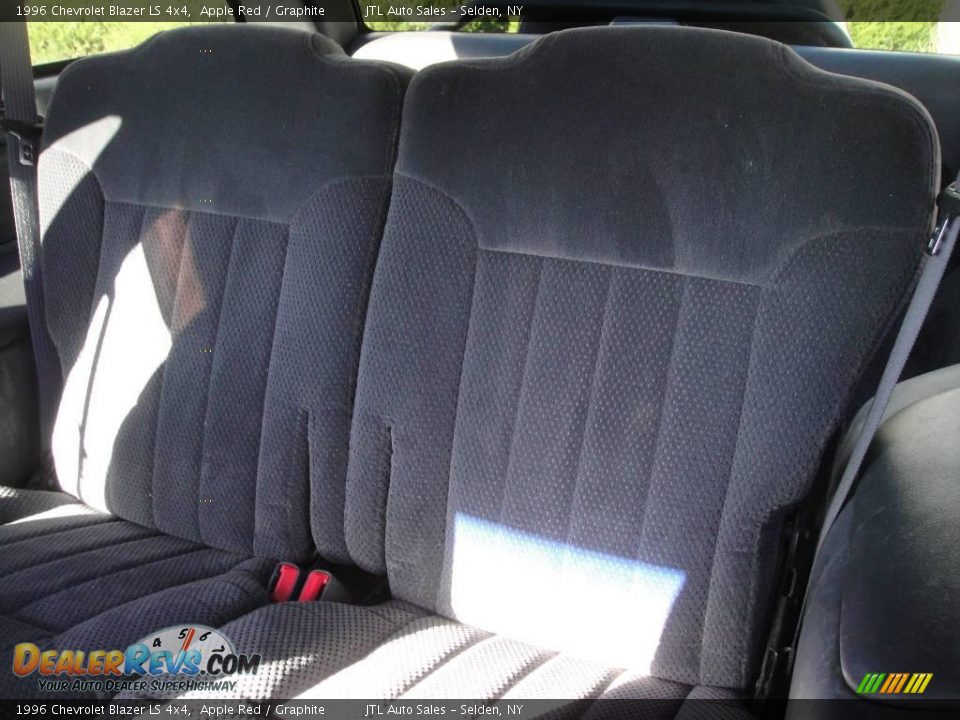 1996 Chevrolet Blazer LS 4x4 Apple Red / Graphite Photo #11