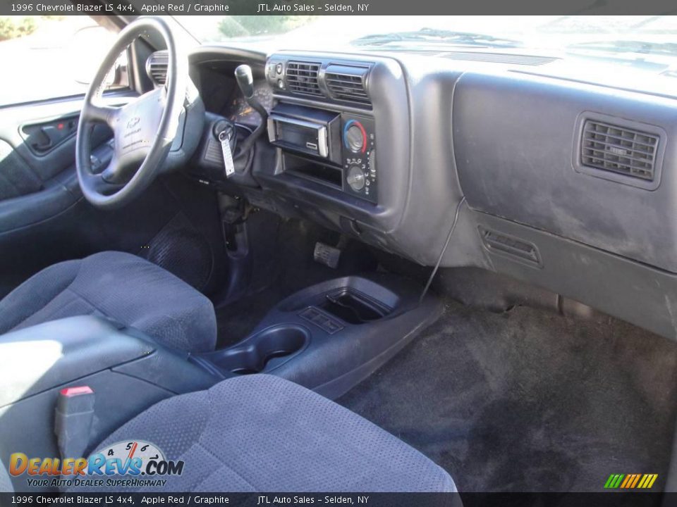 1996 Chevrolet Blazer LS 4x4 Apple Red / Graphite Photo #20