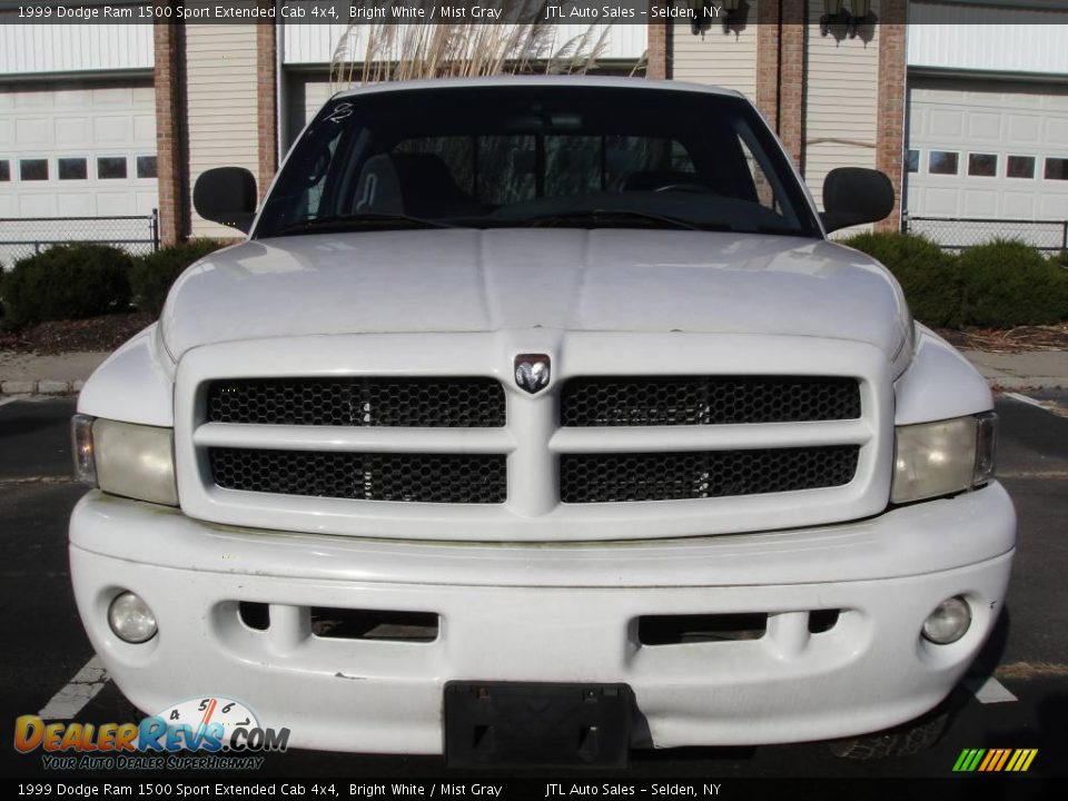 1999 Dodge Ram 1500 Sport Extended Cab 4x4 Bright White / Mist Gray Photo #2