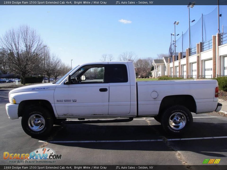 1999 Dodge Ram 1500 Sport Extended Cab 4x4 Bright White / Mist Gray Photo #3