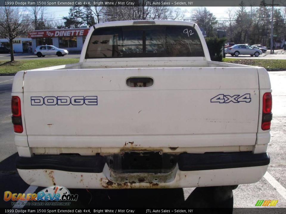 1999 Dodge Ram 1500 Sport Extended Cab 4x4 Bright White / Mist Gray Photo #5