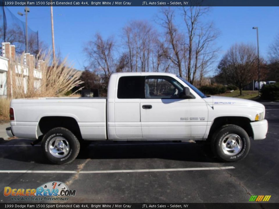 1999 Dodge Ram 1500 Sport Extended Cab 4x4 Bright White / Mist Gray Photo #7