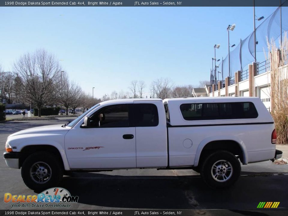 1998 Dodge Dakota Sport Extended Cab 4x4 Bright White / Agate Photo #3