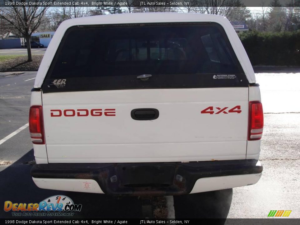 1998 Dodge Dakota Sport Extended Cab 4x4 Bright White / Agate Photo #5