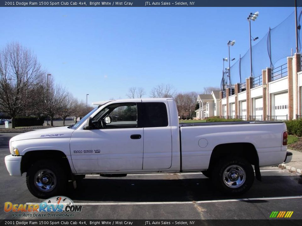 2001 Dodge Ram 1500 Sport Club Cab 4x4 Bright White / Mist Gray Photo #3