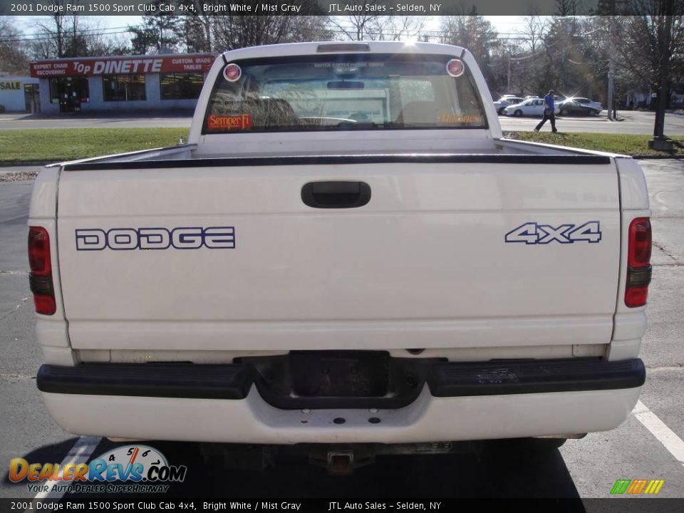 2001 Dodge Ram 1500 Sport Club Cab 4x4 Bright White / Mist Gray Photo #5
