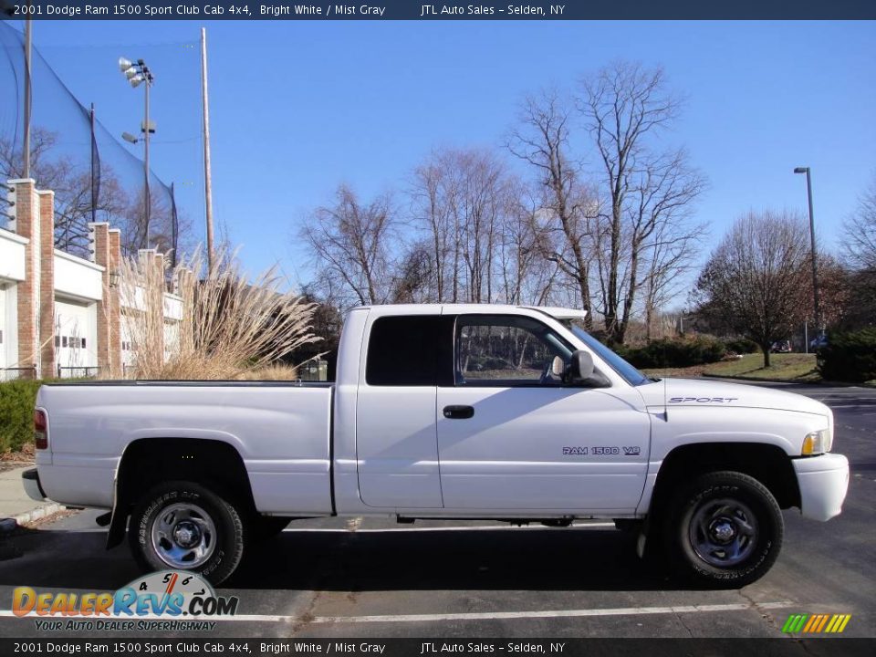2001 Dodge Ram 1500 Sport Club Cab 4x4 Bright White / Mist Gray Photo #7