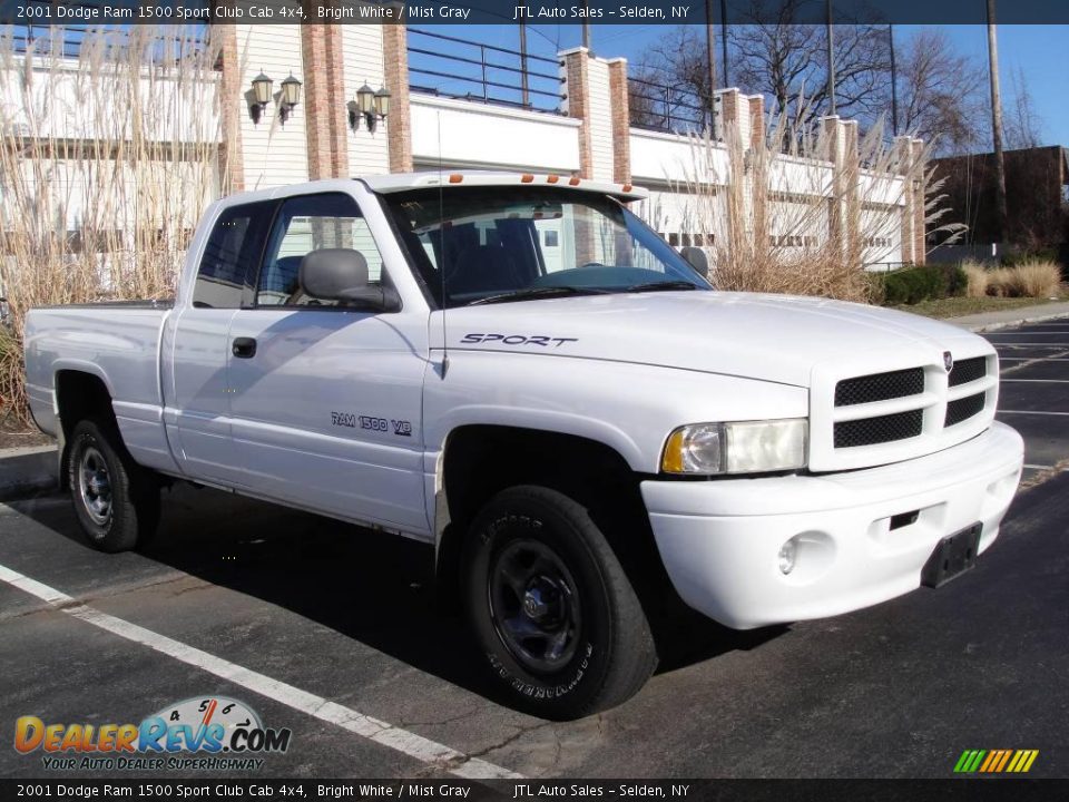 2001 Dodge Ram 1500 Sport Club Cab 4x4 Bright White / Mist Gray Photo #8