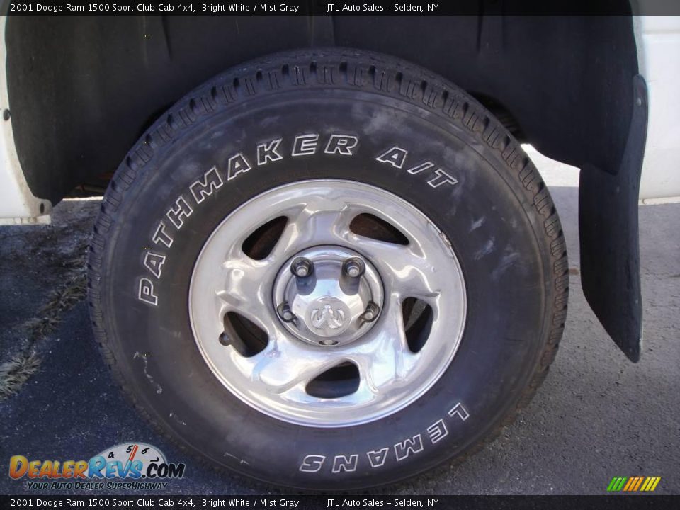 2001 Dodge Ram 1500 Sport Club Cab 4x4 Bright White / Mist Gray Photo #9