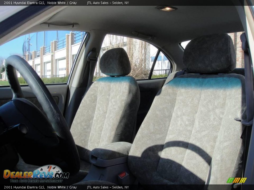2001 Hyundai Elantra GLS Noble White / Gray Photo #11