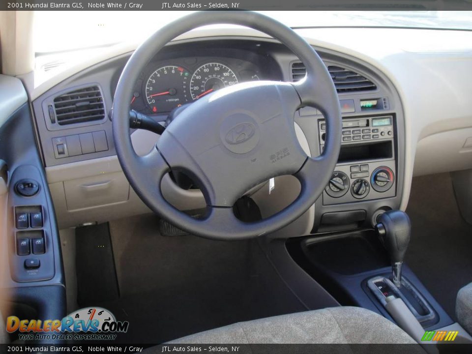 2001 Hyundai Elantra GLS Noble White / Gray Photo #13