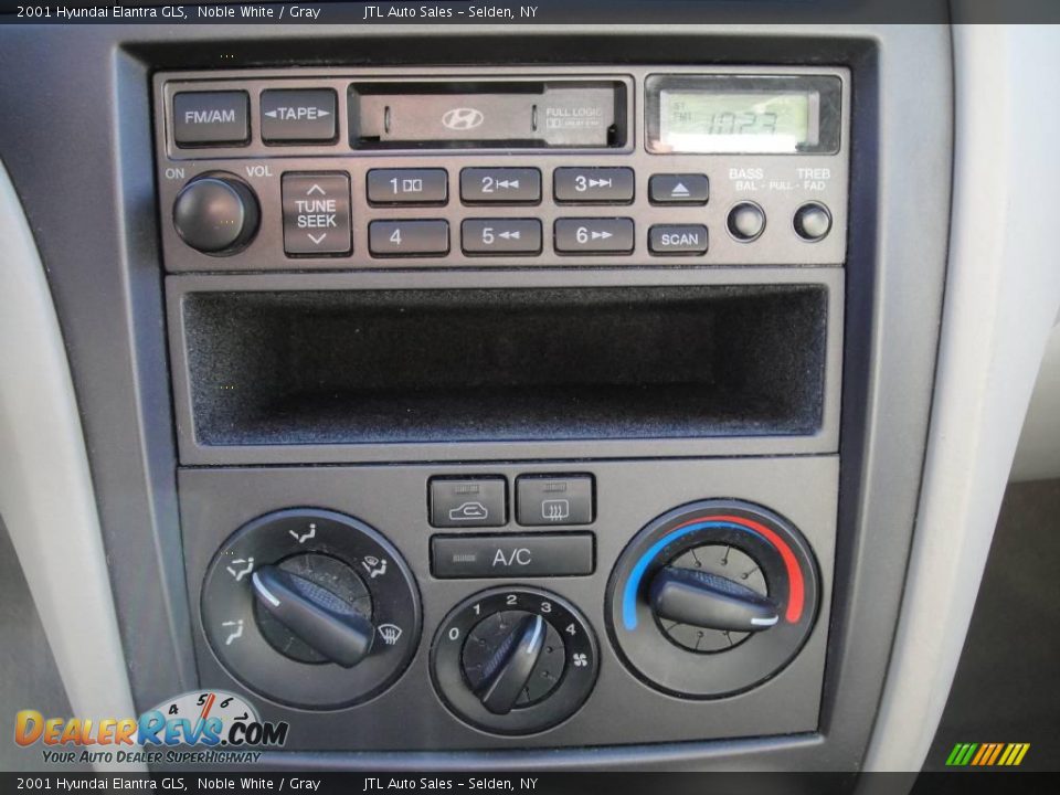 2001 Hyundai Elantra GLS Noble White / Gray Photo #15