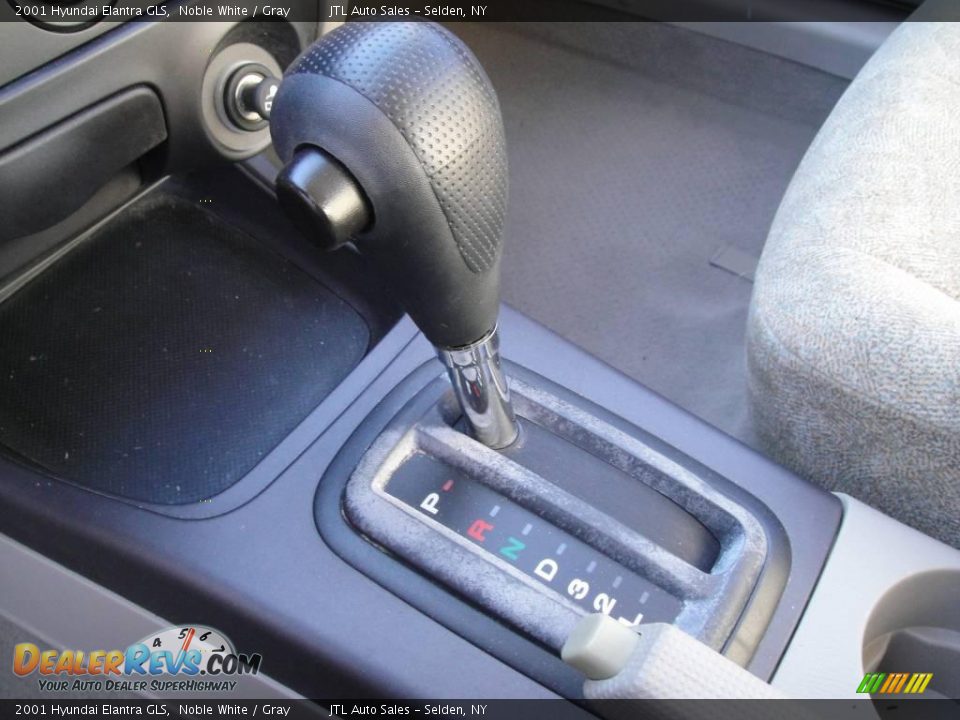 2001 Hyundai Elantra GLS Noble White / Gray Photo #16
