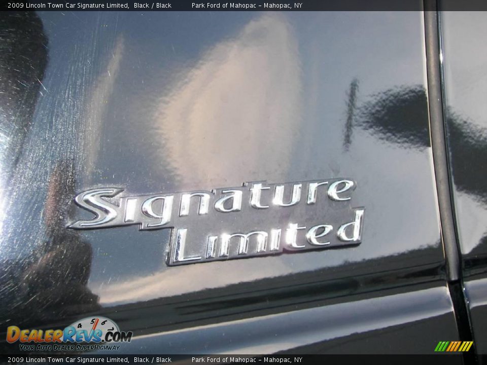 2009 Lincoln Town Car Signature Limited Black / Black Photo #10