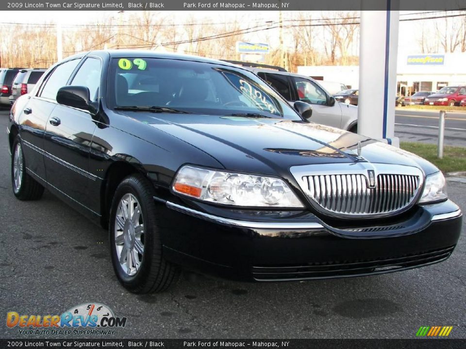 2009 Lincoln Town Car Signature Limited Black / Black Photo #2
