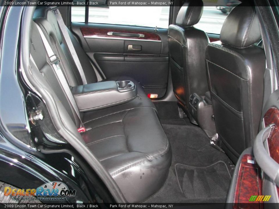2009 Lincoln Town Car Signature Limited Black / Black Photo #15