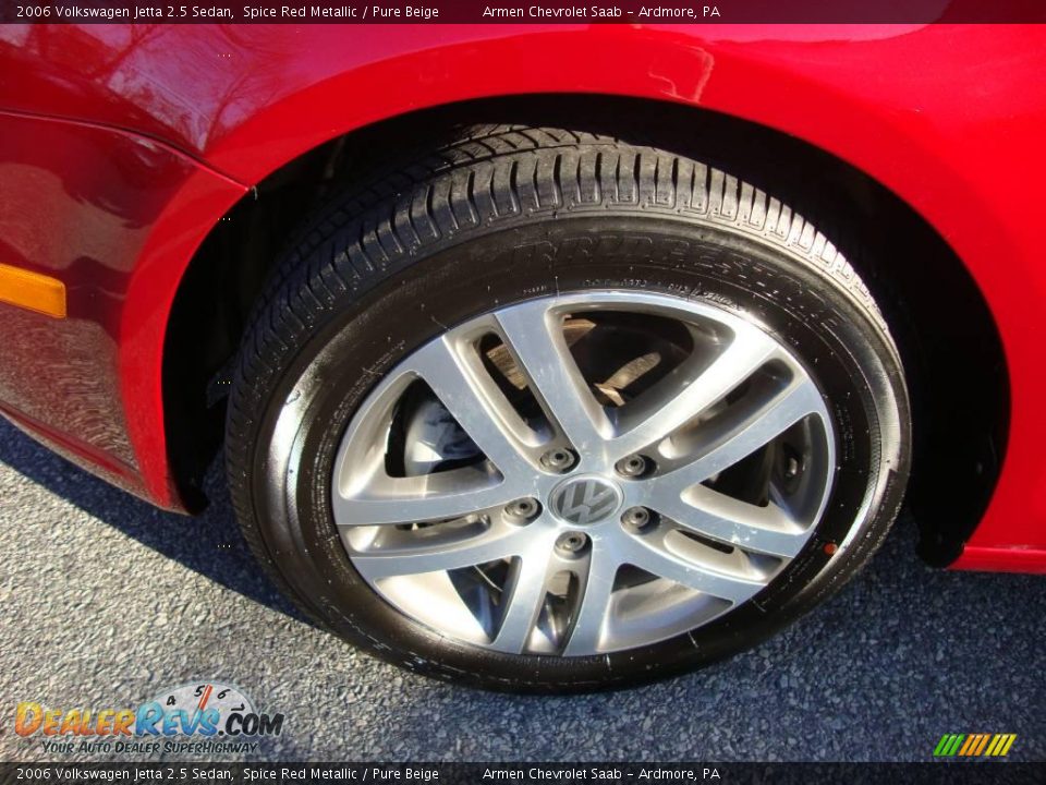 2006 Volkswagen Jetta 2.5 Sedan Spice Red Metallic / Pure Beige Photo #22
