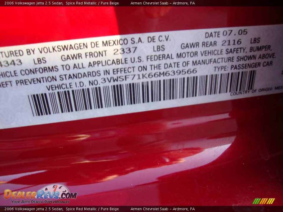 2006 Volkswagen Jetta 2.5 Sedan Spice Red Metallic / Pure Beige Photo #35