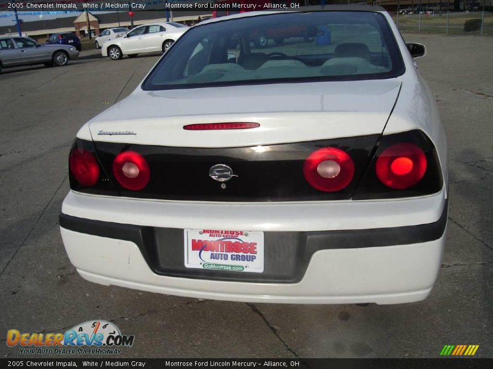 2005 Chevrolet Impala White / Medium Gray Photo #4