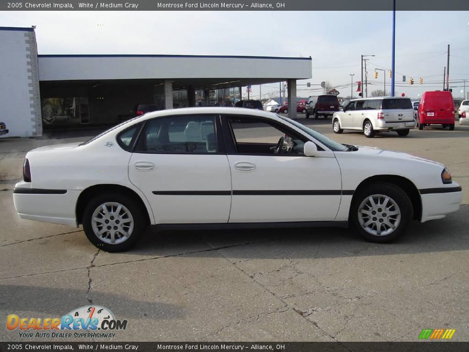2005 Chevrolet Impala White / Medium Gray Photo #6