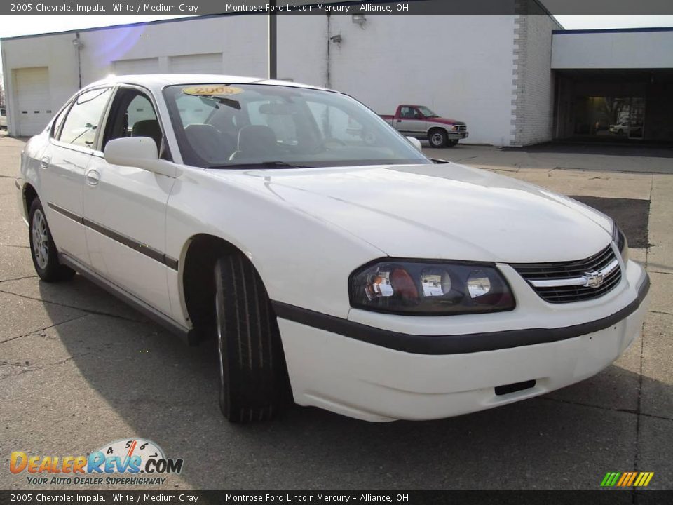 2005 Chevrolet Impala White / Medium Gray Photo #7