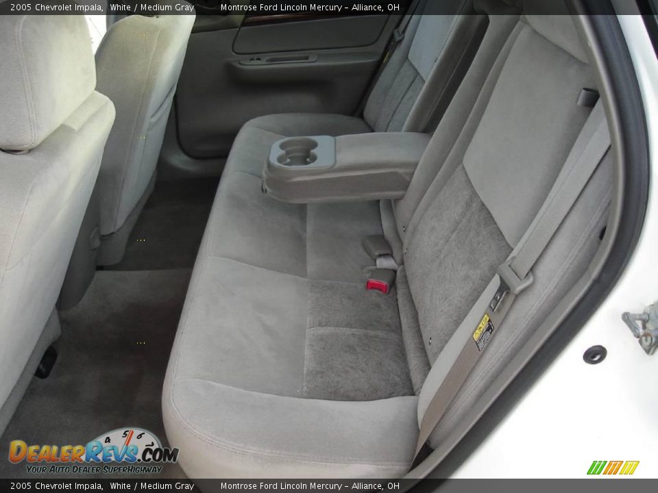 2005 Chevrolet Impala White / Medium Gray Photo #14