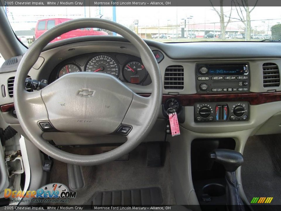 2005 Chevrolet Impala White / Medium Gray Photo #15