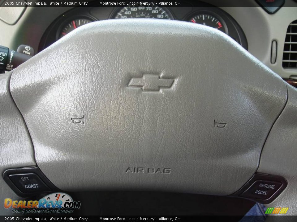 2005 Chevrolet Impala White / Medium Gray Photo #25