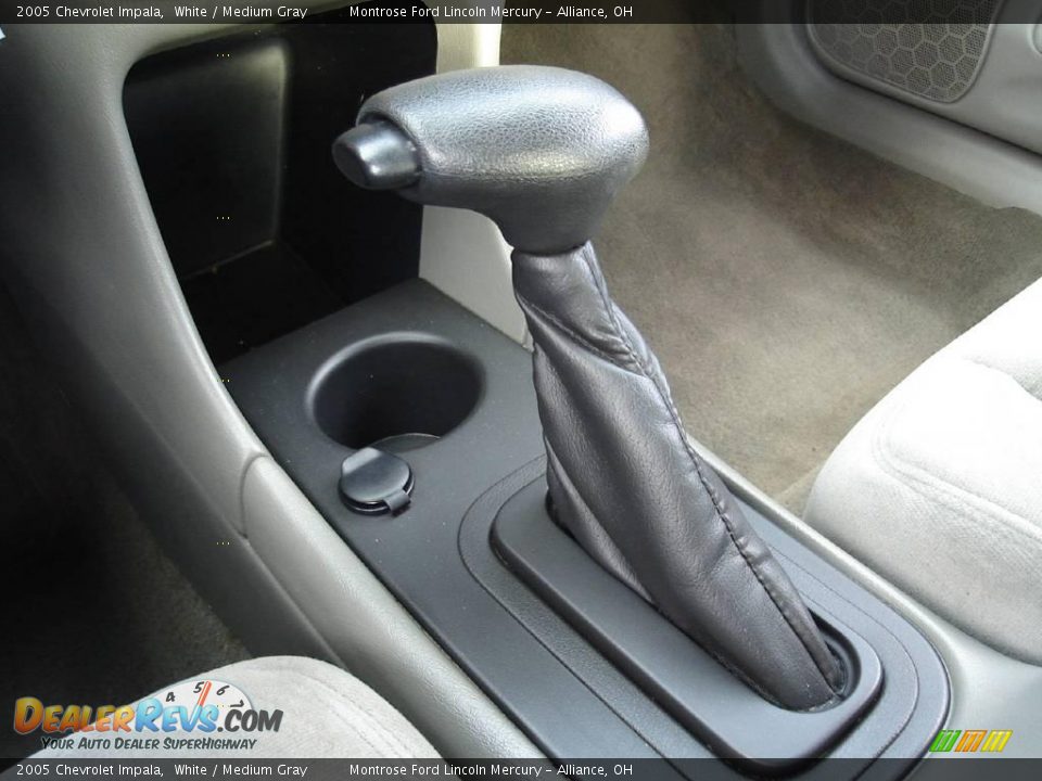 2005 Chevrolet Impala White / Medium Gray Photo #27