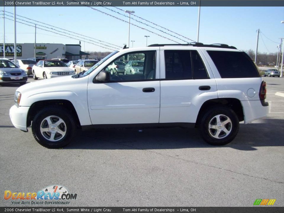 2006 Chevrolet TrailBlazer LS 4x4 Summit White / Light Gray Photo #2