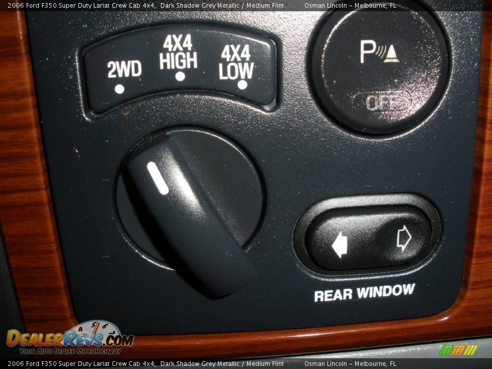 2006 Ford F350 Super Duty Lariat Crew Cab 4x4 Dark Shadow Grey Metallic / Medium Flint Photo #16