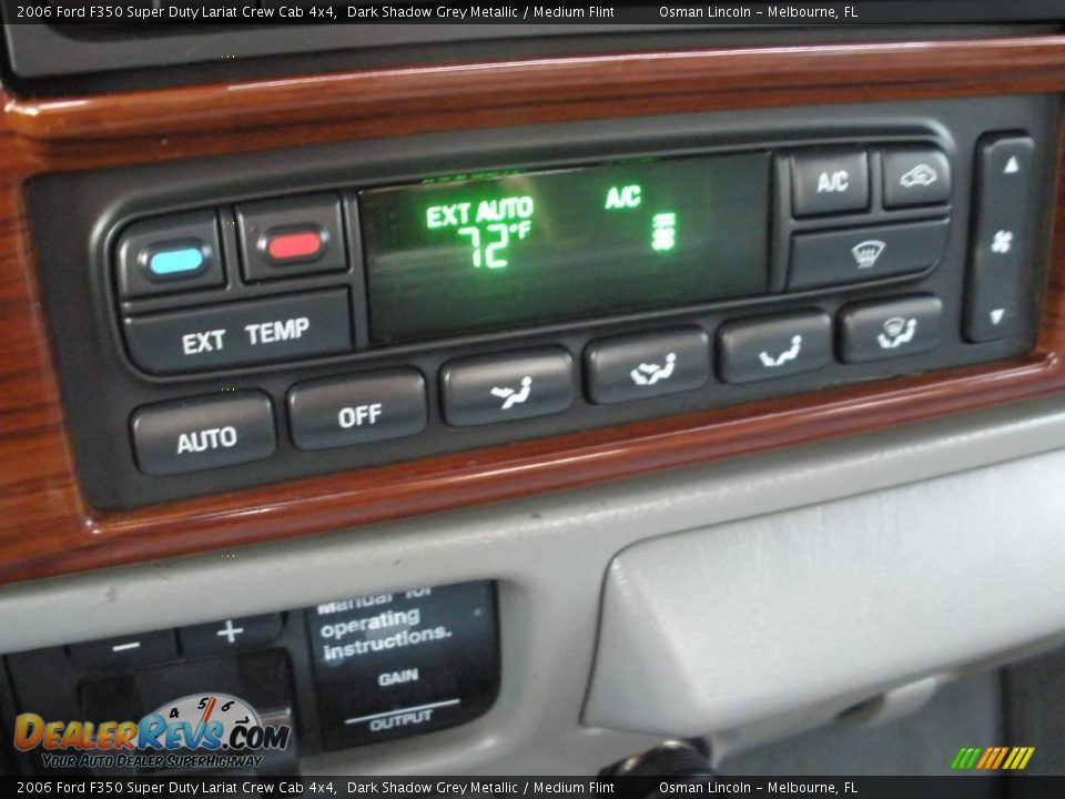 2006 Ford F350 Super Duty Lariat Crew Cab 4x4 Dark Shadow Grey Metallic / Medium Flint Photo #18