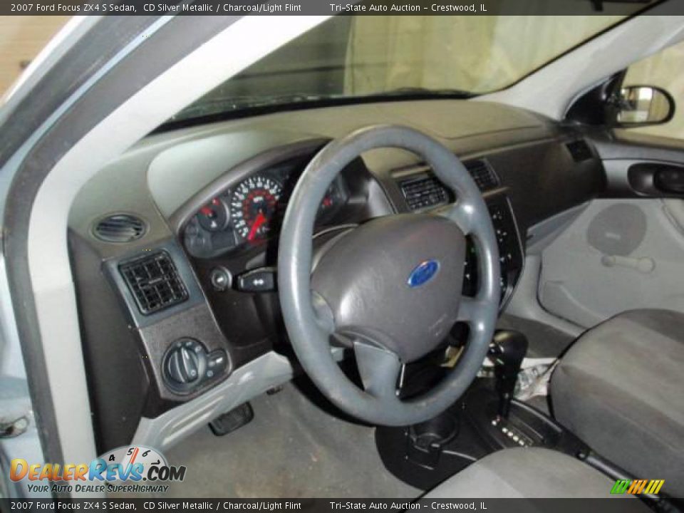 2007 Ford Focus ZX4 S Sedan CD Silver Metallic / Charcoal/Light Flint Photo #3
