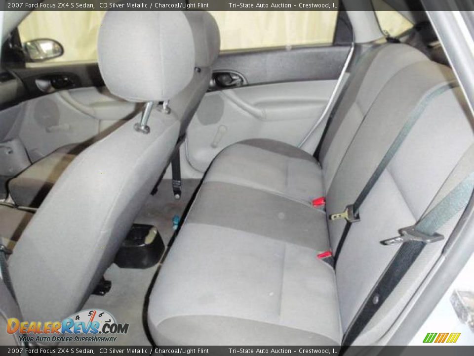 2007 Ford Focus ZX4 S Sedan CD Silver Metallic / Charcoal/Light Flint Photo #7