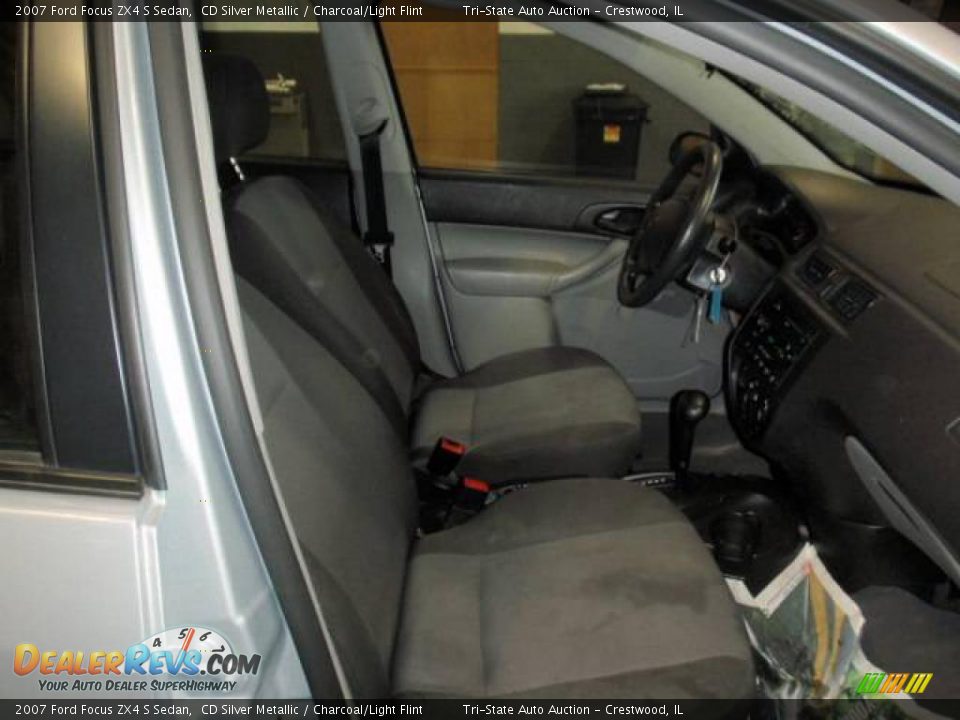 2007 Ford Focus ZX4 S Sedan CD Silver Metallic / Charcoal/Light Flint Photo #12