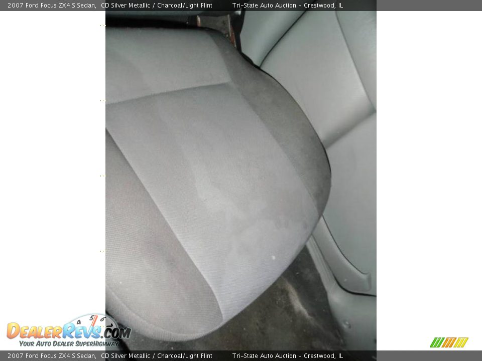 2007 Ford Focus ZX4 S Sedan CD Silver Metallic / Charcoal/Light Flint Photo #15