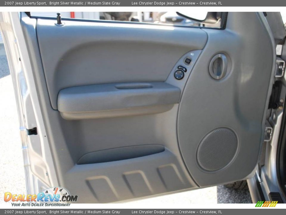 2007 Jeep Liberty Sport Bright Silver Metallic / Medium Slate Gray Photo #17
