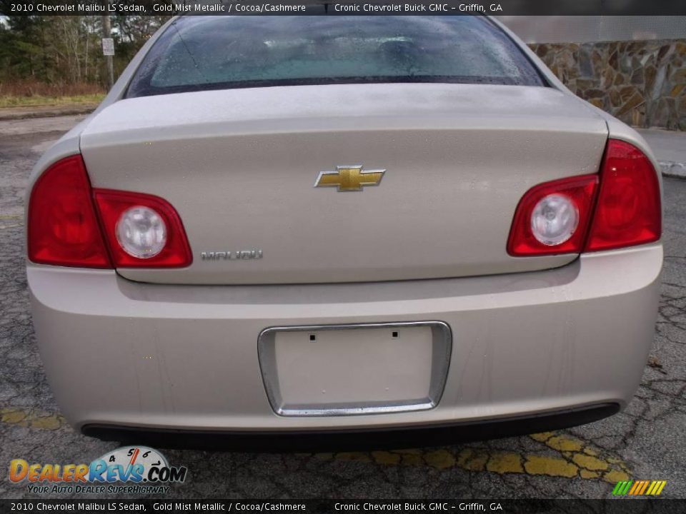 2010 Chevrolet Malibu LS Sedan Gold Mist Metallic / Cocoa/Cashmere Photo #4