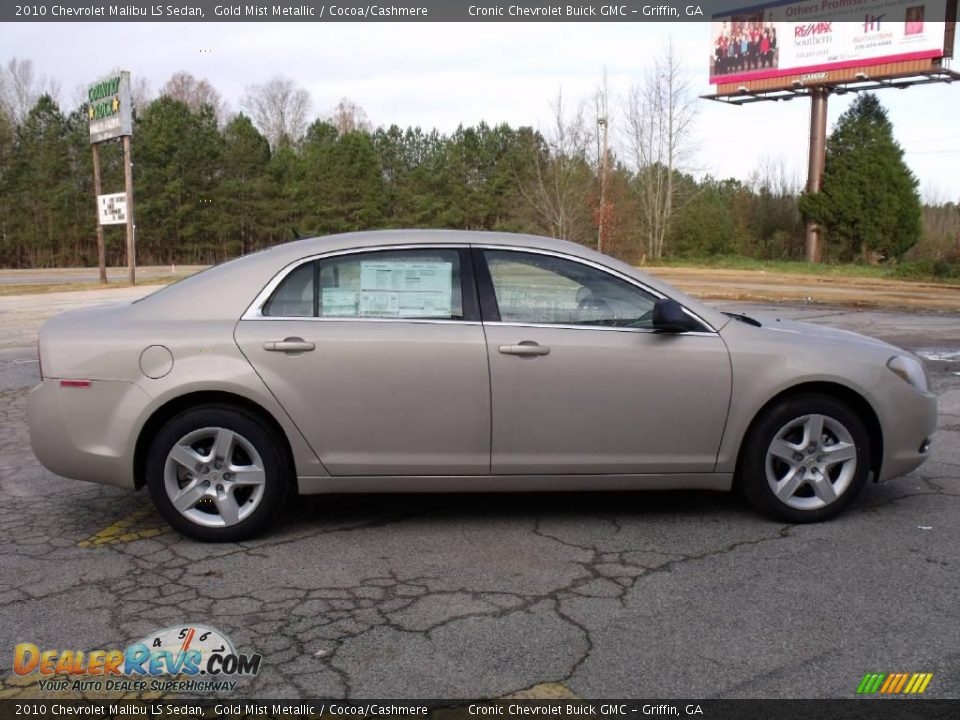2010 Chevrolet Malibu LS Sedan Gold Mist Metallic / Cocoa/Cashmere Photo #6
