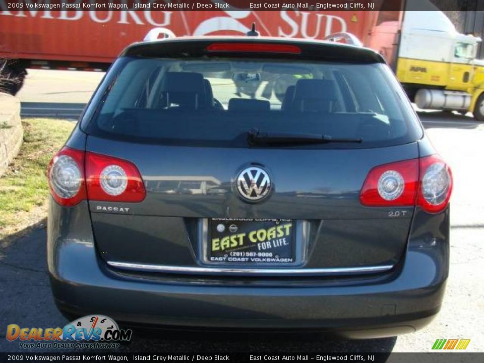 2009 Volkswagen Passat Komfort Wagon Island Grey Metallic / Deep Black Photo #4