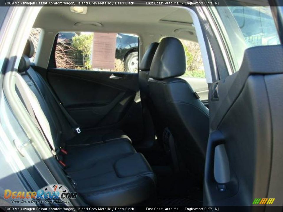 2009 Volkswagen Passat Komfort Wagon Island Grey Metallic / Deep Black Photo #12